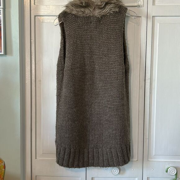 Fenn Wright Manson Sweater Vest with Faux Fur Trim - Size S - Picture 5 of 6